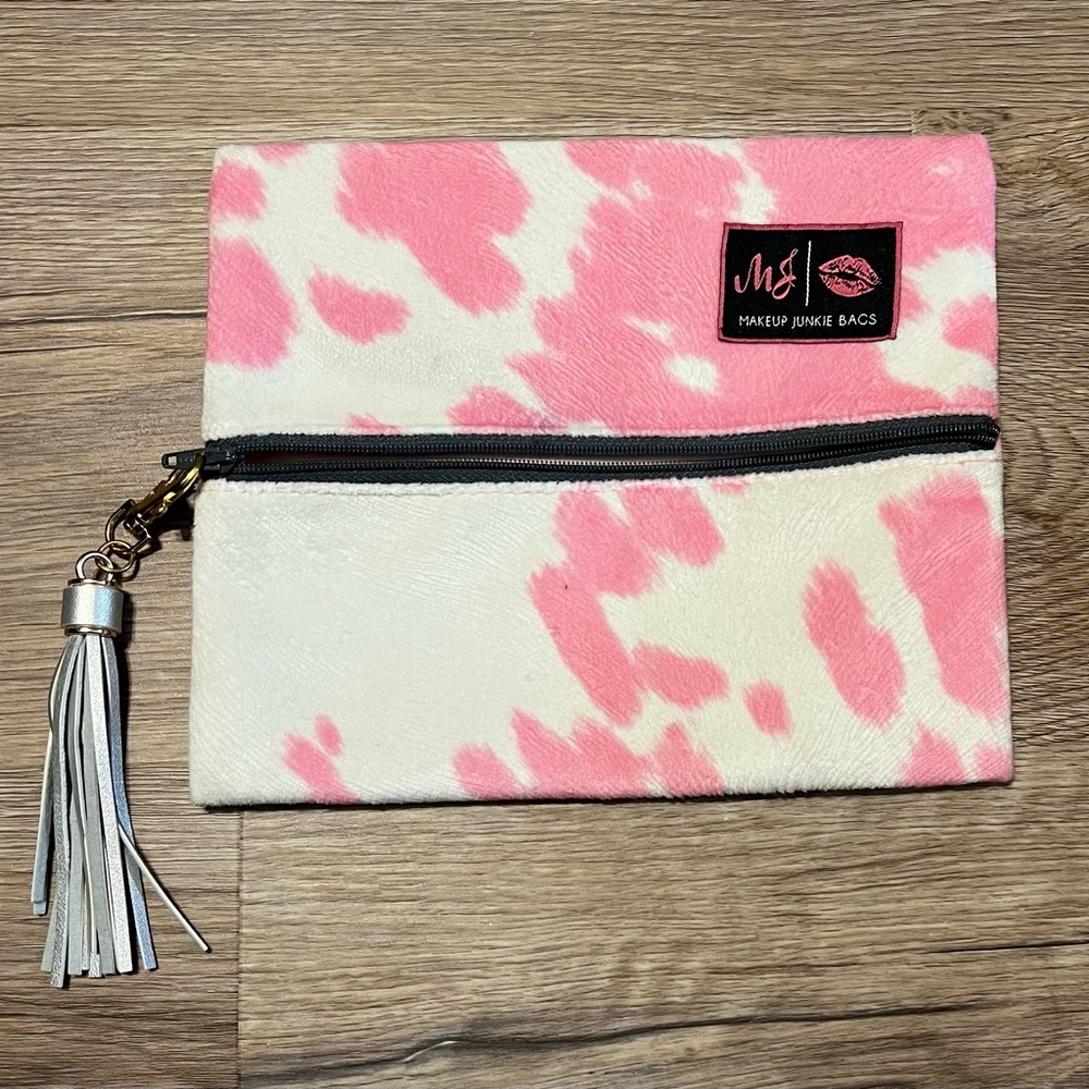 Small makeup junkie pink cow